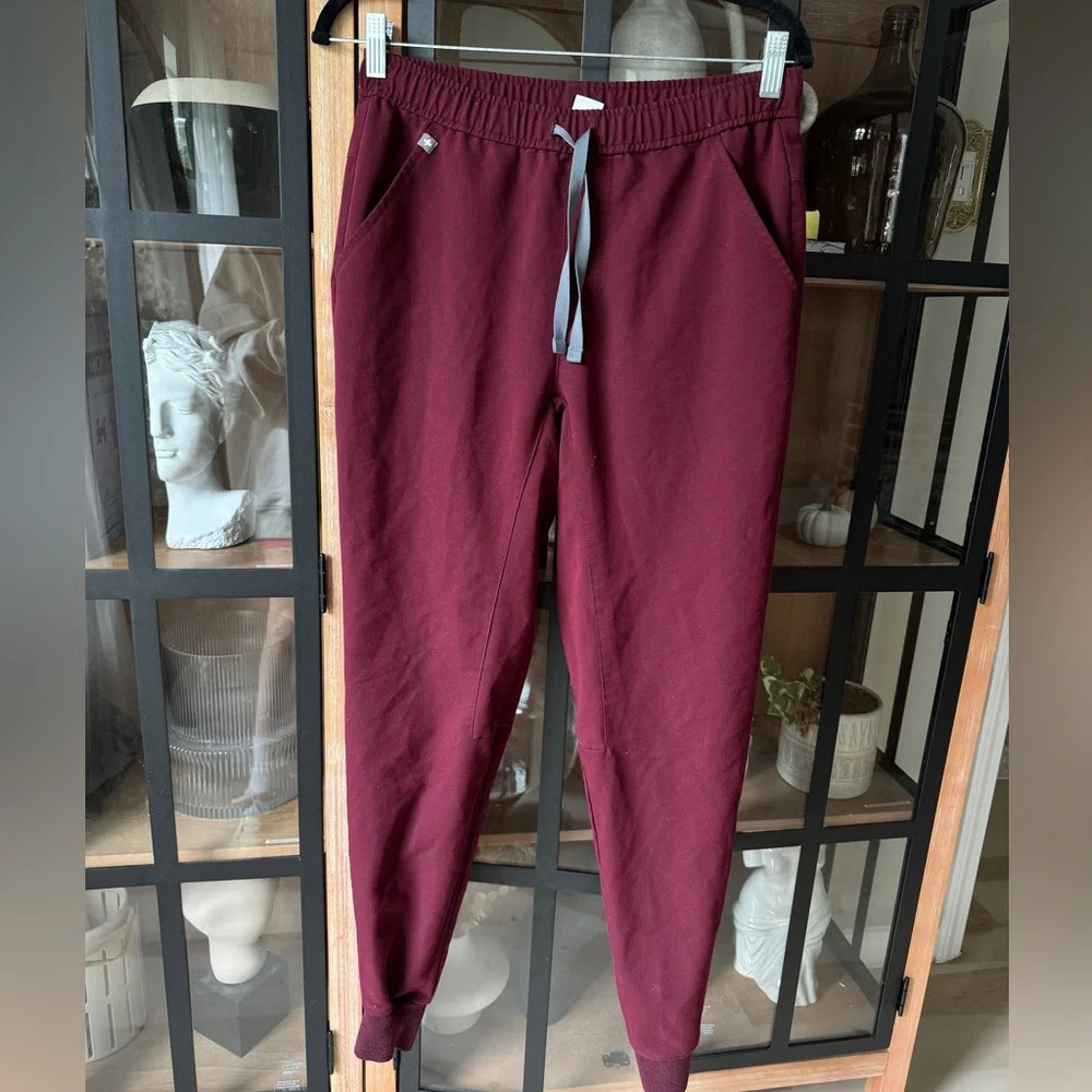 FIGS Scrubs Tansen Joggers Pants Burgundy pockets ribbed ankle elastic wine red